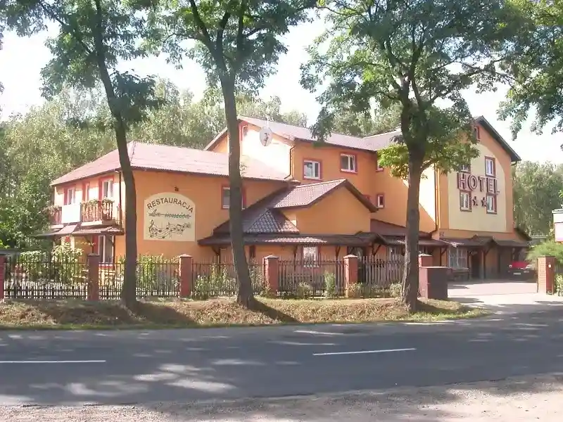 Hotel La-Musica sett från gatan